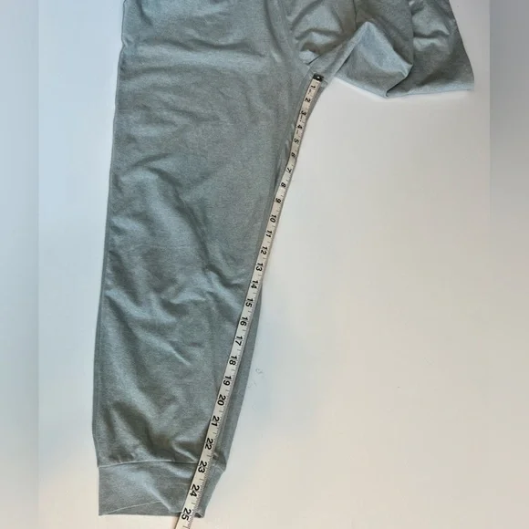 VUORI Women’s performance jogger Stormy Heather - Picture 11 of 11